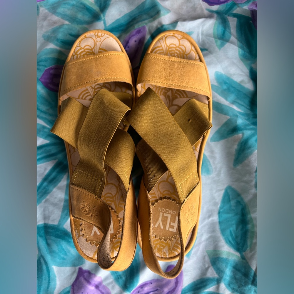 Fly London sling back platform wedge shoes size 39, 8-8.5
